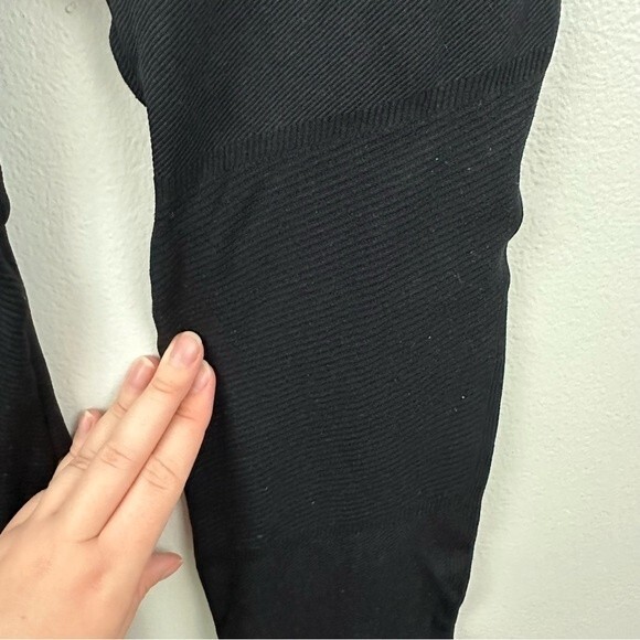 Commando Black High-Waist Workout Leggings Size Medium/Large - Picture 6 of 14